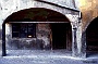 La vecchia bottega di un calzolaio in via Santa Sofia nel 1985 - 1